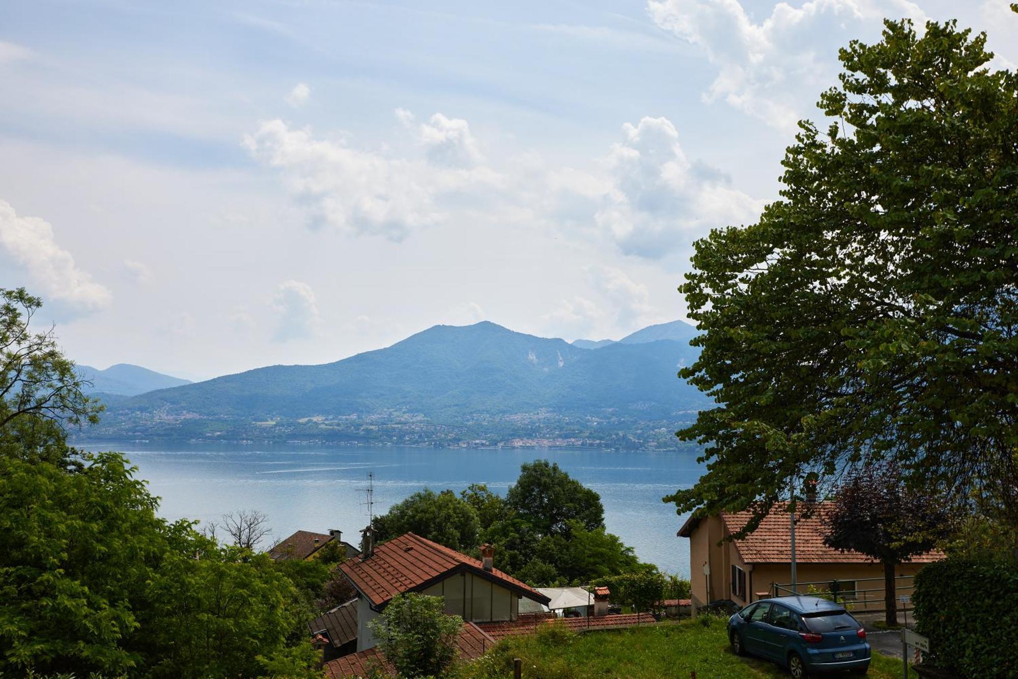 Villa Di Paese - Splendida Vista Lago Maggiore Oggebio エクステリア 写真