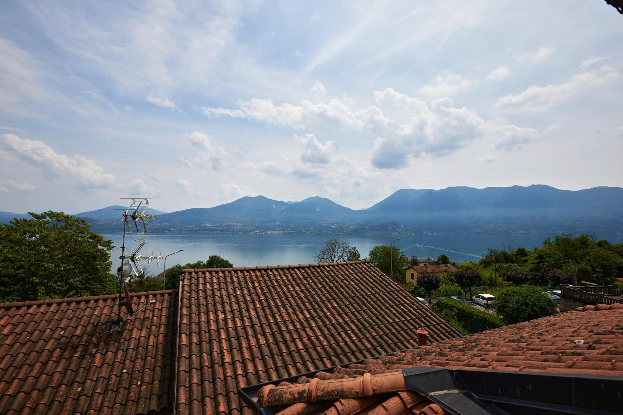 Villa Di Paese - Splendida Vista Lago Maggiore Oggebio エクステリア 写真