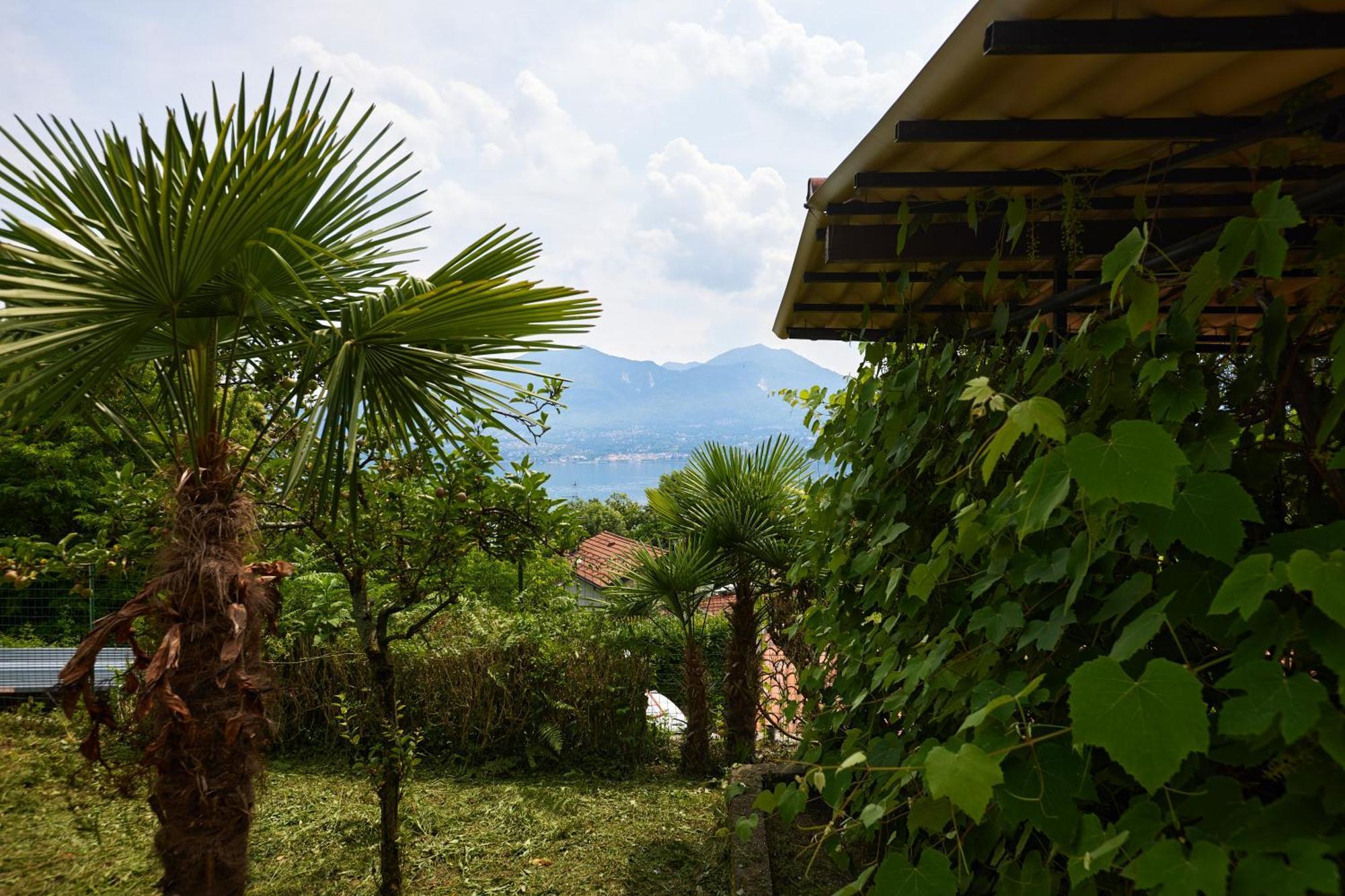Villa Di Paese - Splendida Vista Lago Maggiore Oggebio エクステリア 写真
