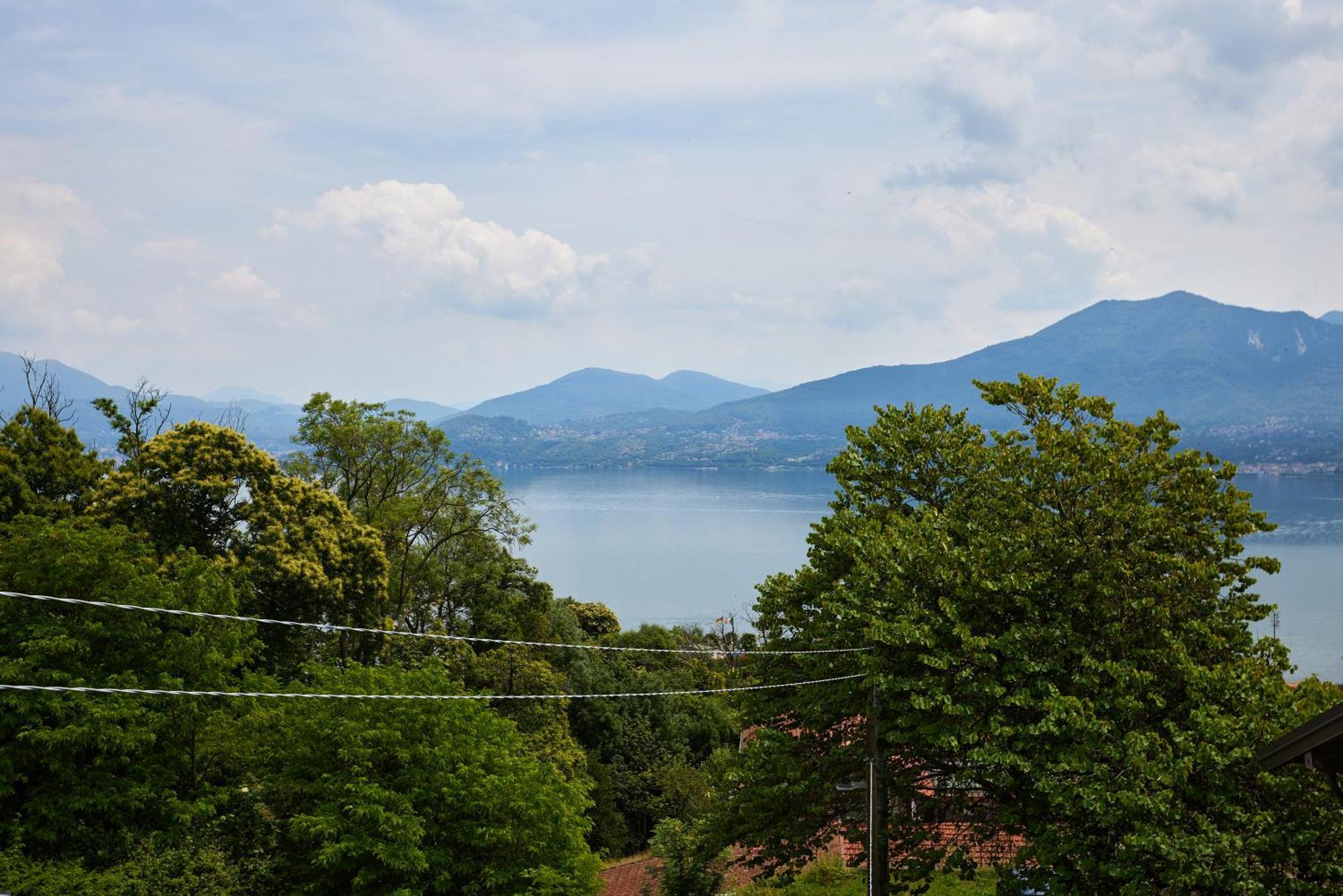 Villa Di Paese - Splendida Vista Lago Maggiore Oggebio エクステリア 写真